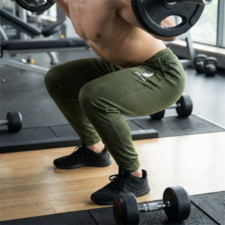 Men’s Textured Knit Joggers with Tapered Fit