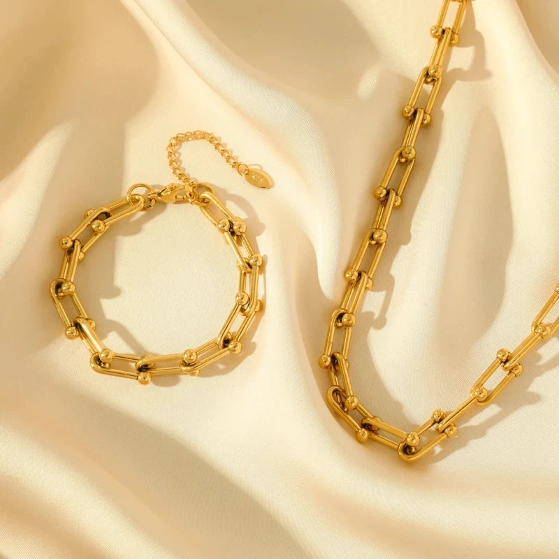 Elegant Grace Necklace - HESTON MANOR